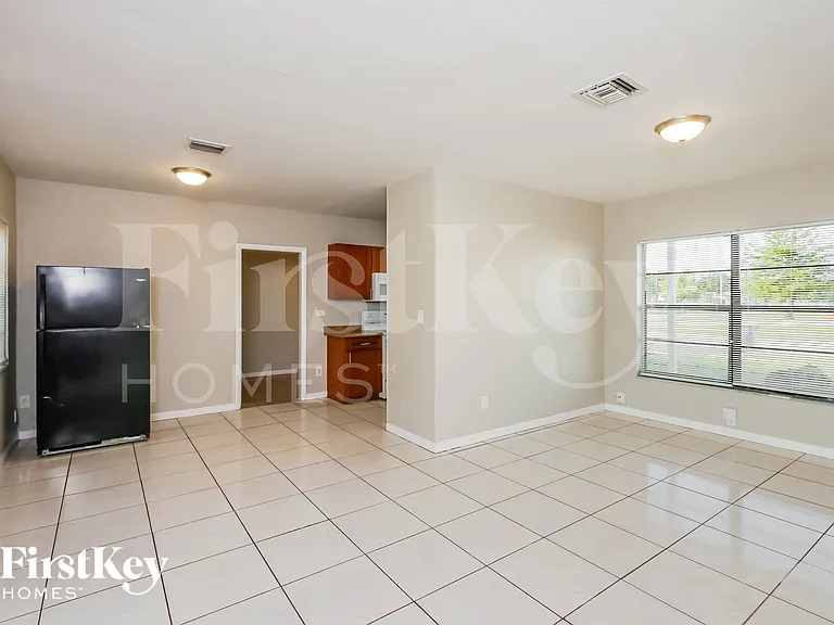 3010 NW 187th St — Photo 3
