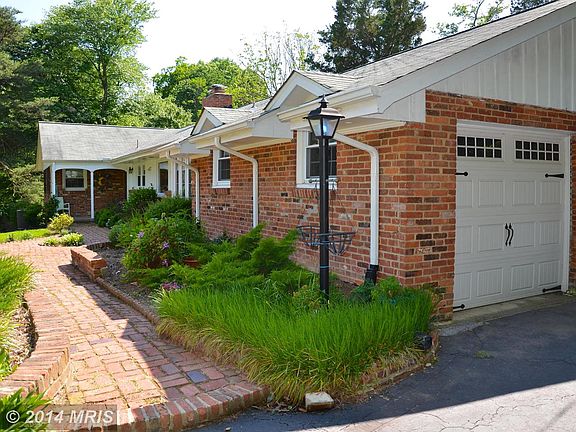 2nd image of 1810 Hollindale Dr