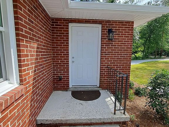 4th image of 1450-1452 Brentwood Dr