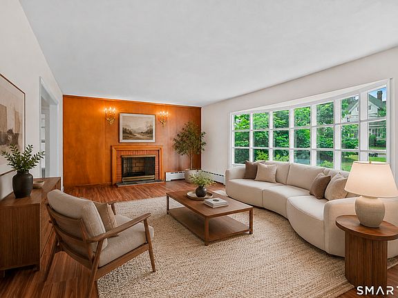5th image of 34 Davis Avenue