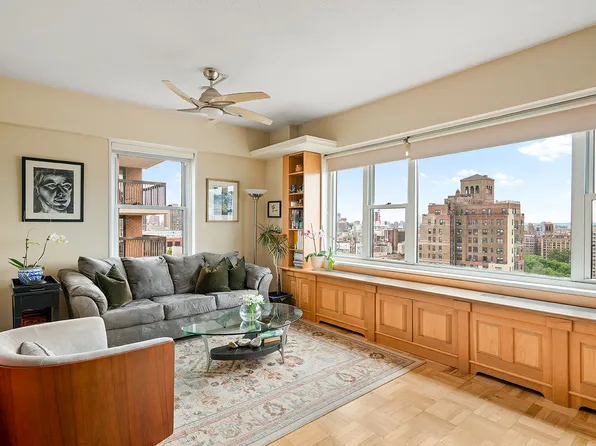 60 East 8th Street 20B image 1 of 12