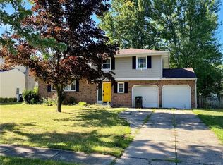 94 Colonial Dr, Grand Island, NY 14072