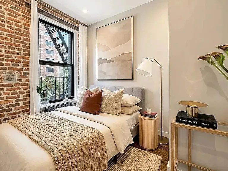 224 8th Ave #4B — Photo 4
