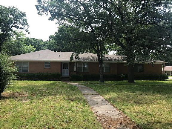 2nd image of 920 E Sherman Dr