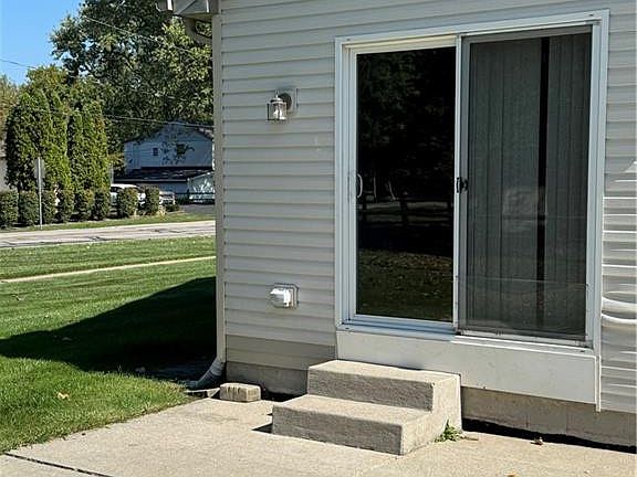 4th image of 508 Crystal Lake Dr