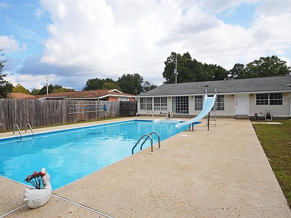 2nd image of 3145 Patricia Dr