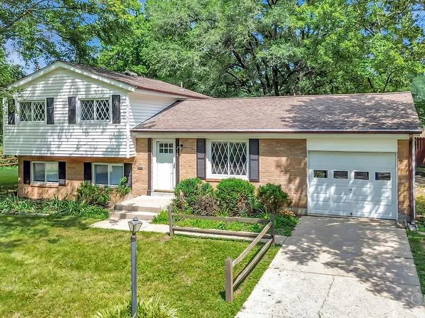 212 Vista Dr, Hamilton, OH 45011