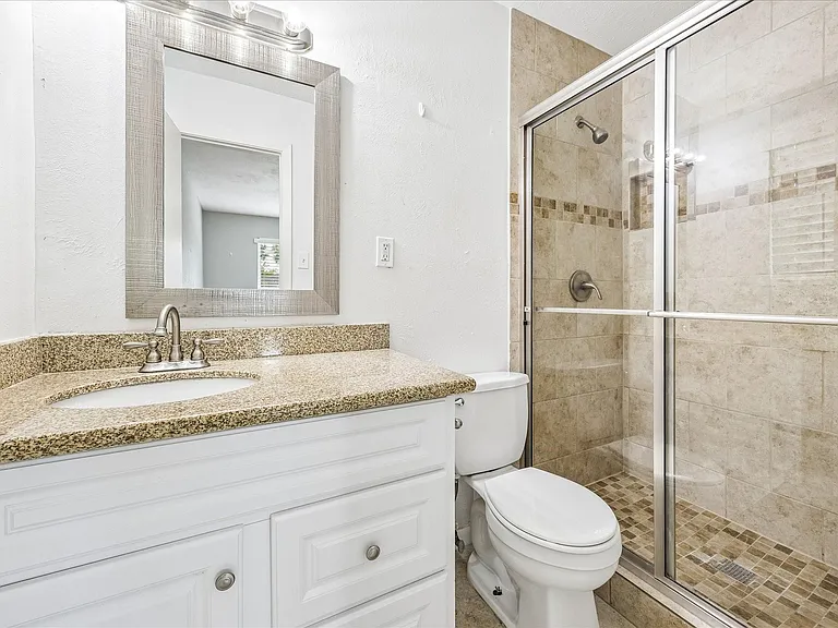 5827 Southminster Dr — Photo 12