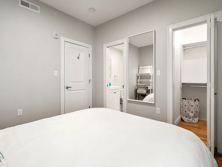 1061 Saratoga St #3 — Photo 3