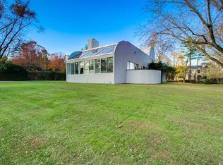 454 E Shore Rd, Great Neck, NY 11024