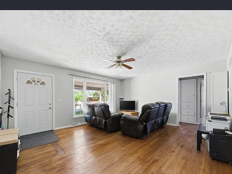 1227 E Alturas Ave — Photo 3