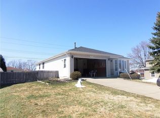 3414 Dolphin Dr, Buffalo, NY 14219