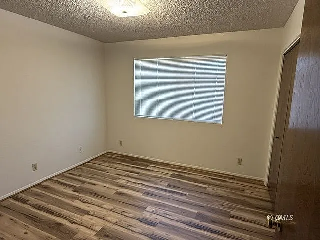 210 E Hunter Dr — Photo 13