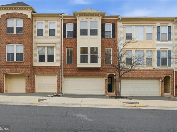 42466 Regal Wood Dr, Ashburn, VA 20148