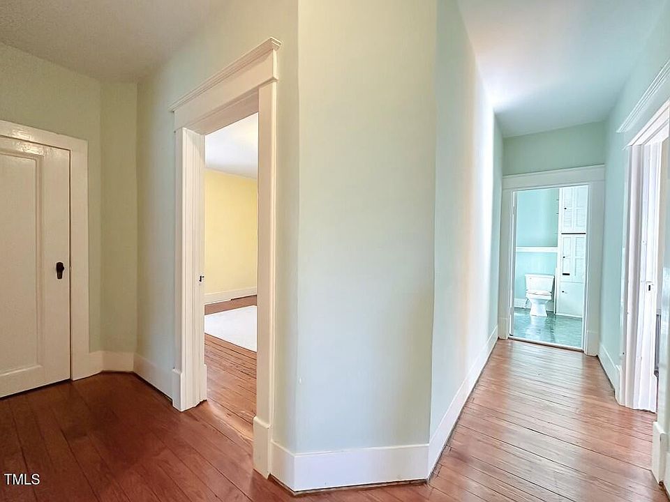 34th image of 302 Halifax St