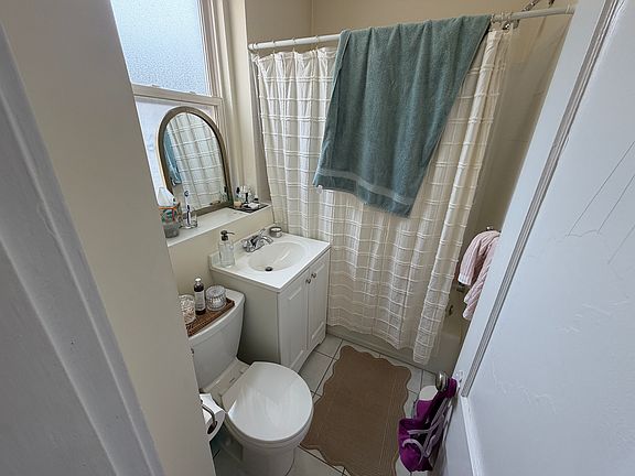 4th image of 15 Lothian Rd APT 203