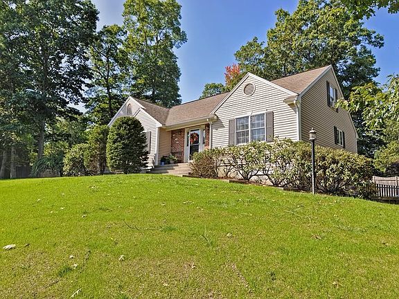 2nd image of 12 Cliff Dr