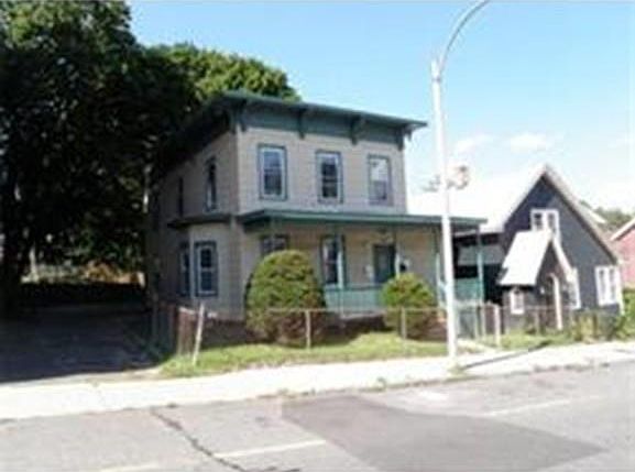 2nd image of 1031 Dwight St #1