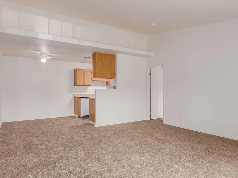 4730 E Craig Rd #32 — Photo 3