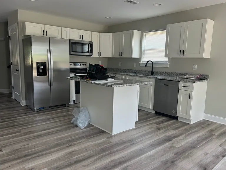 115 Woodstone Ln — Photo 6