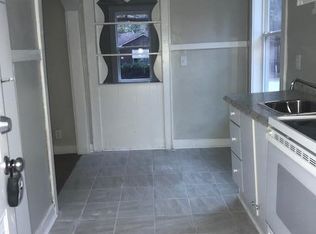 2713 E Surrey Dr, North Charleston, SC 29405