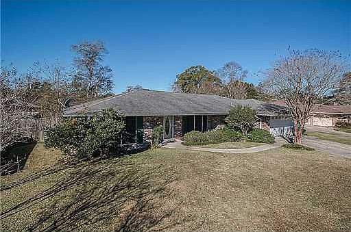 1st image of 704 Parkwood Dr