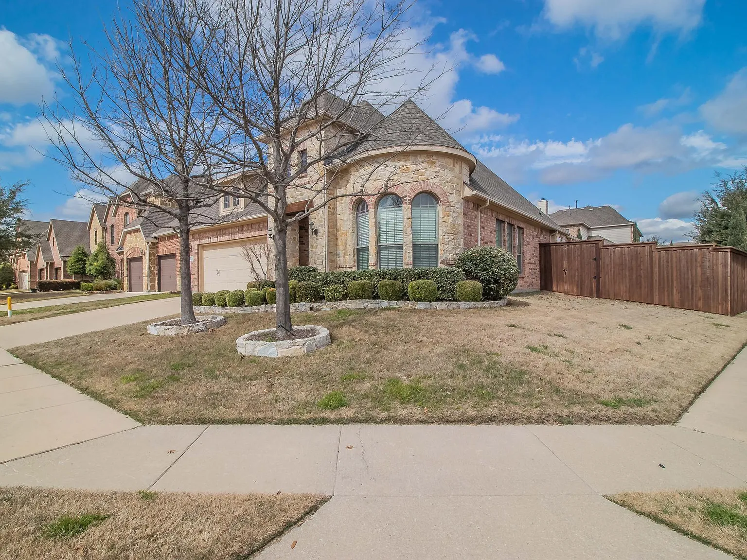 3 bed, 2207 sqft, $3,000 — Photo 4