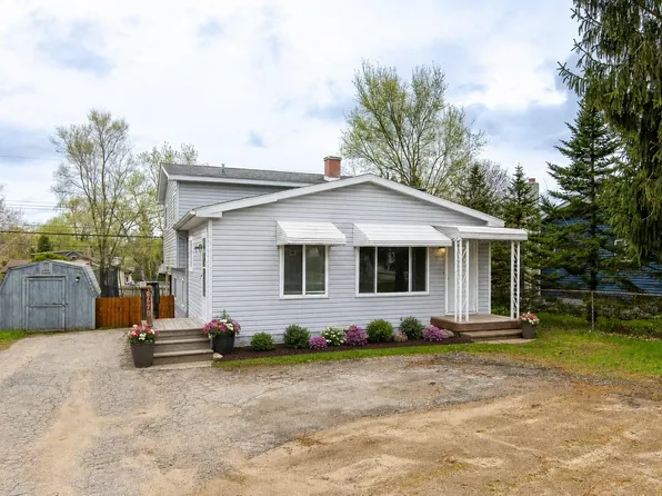 8670 N Eston Rd, Clarkston, MI 48348