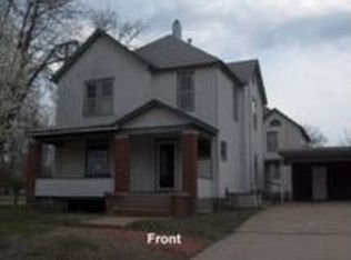 223 S Forest Ave, Chanute, KS 66720