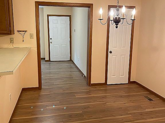 5th image of 80 Burlington Ct #1804