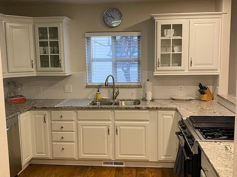 826 E Riverpark Ln — Photo 1