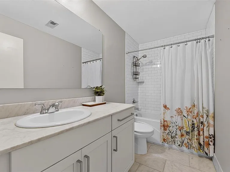 3812 N Oak Dr #M-32 — Photo 18