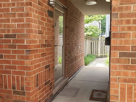 2nd image of 2126 N Lincoln Ave #1
