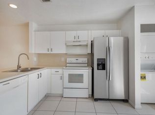 970 Summit Lake Dr, West Palm Beach, FL 33406