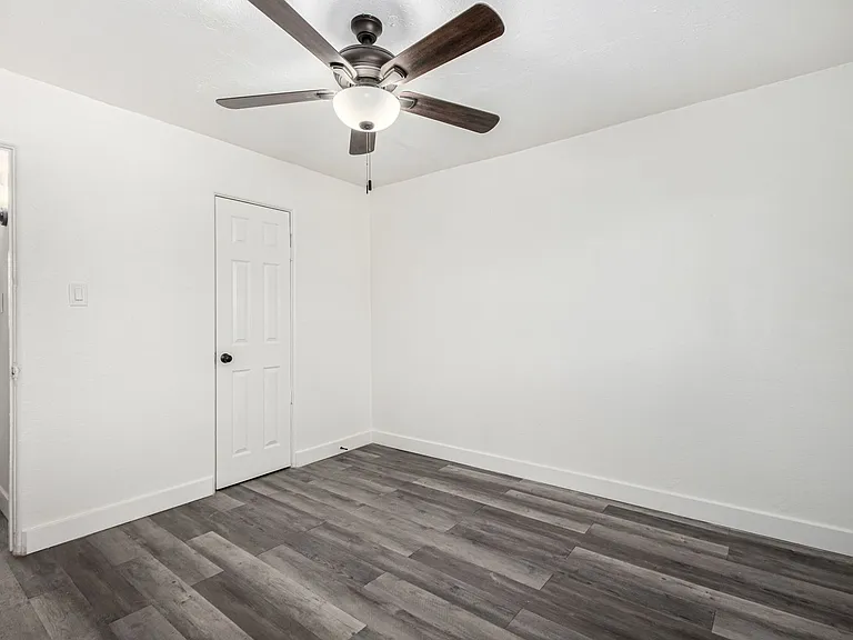 5525 N 27th Dr #17 — Photo 6