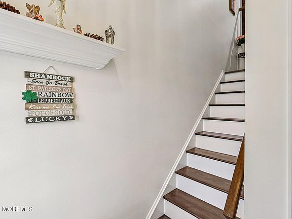2nd image of 413 Yorkshire Place