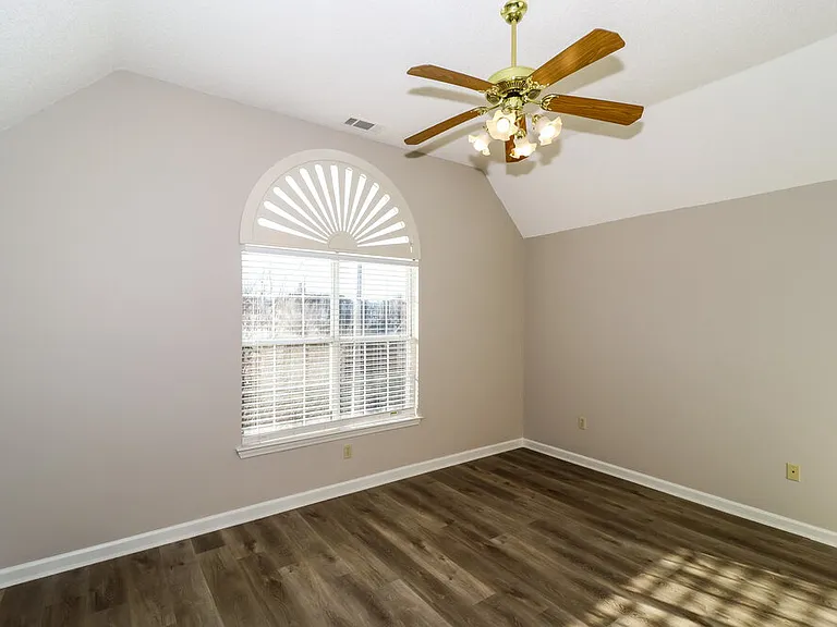 784 Breeze Way — Photo 10