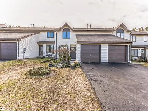 2nd image of 27 Peach Ct