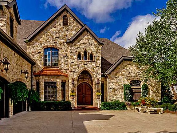 2nd image of 6 S Tudor Ln
