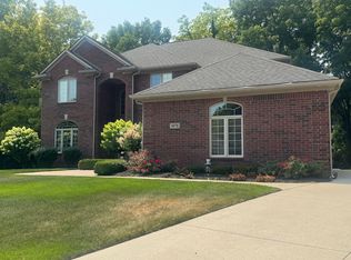 5978 Blackberry Ln, Clarkston, MI 48348