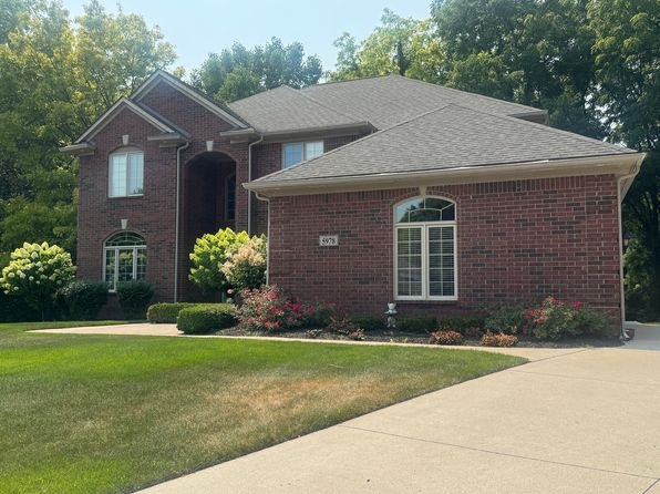 5978 Blackberry Ln