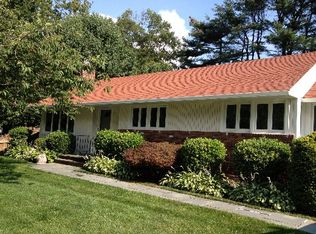 28 Sherman Rd, Glen Cove, NY 11542