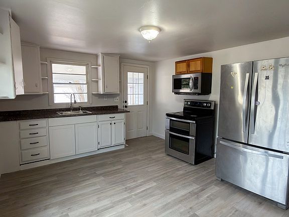 2nd image of 603 2nd Ave