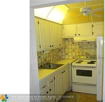 2nd image of 307 Farnham M #307