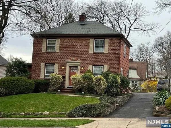 621 Grenville Ave, Teaneck, NJ 07666