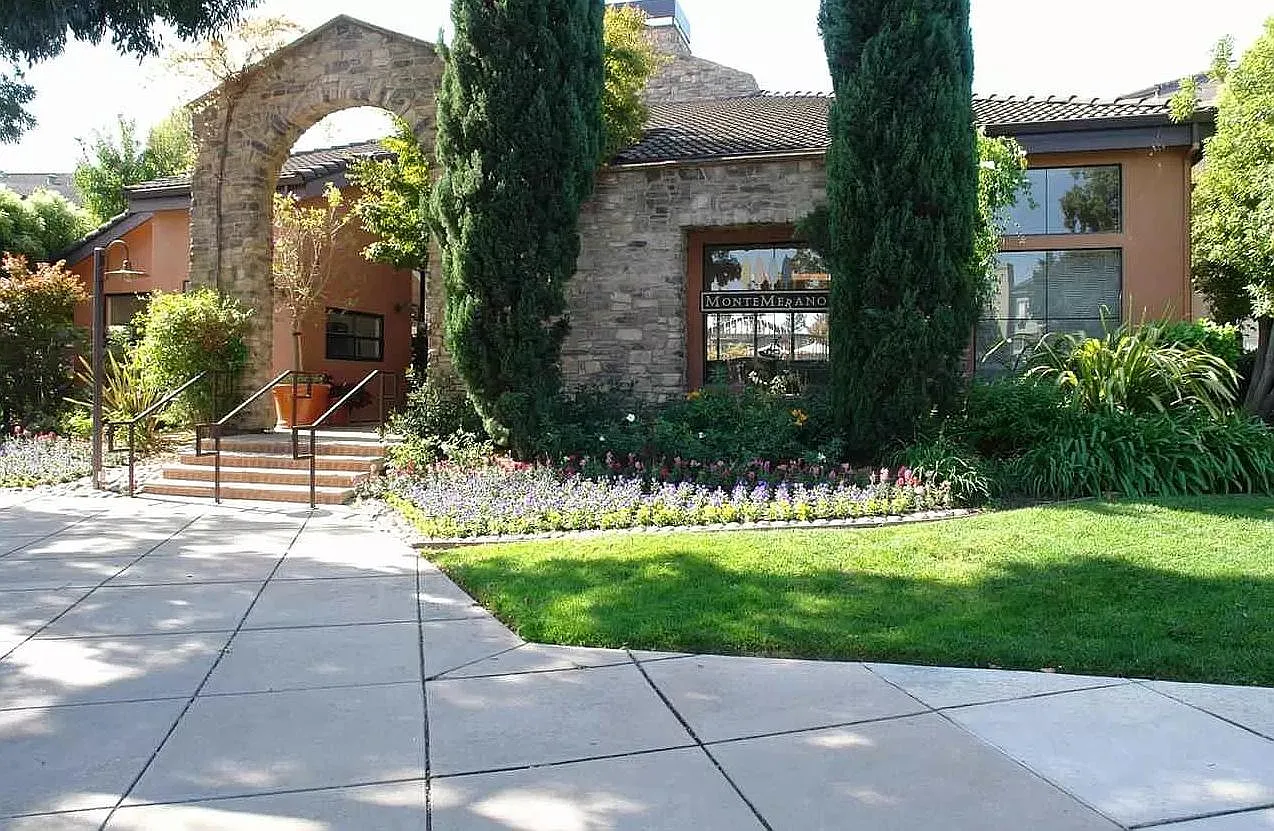39059 Guardino Dr — Photo 3