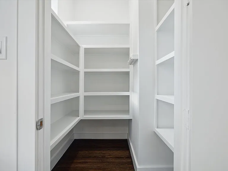 1105 W 21st St #B — Photo 13