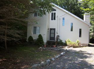 7476 Leila Ct, Tobyhanna, PA