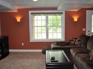23 Hillside Ln, Newmarket, NH 03857