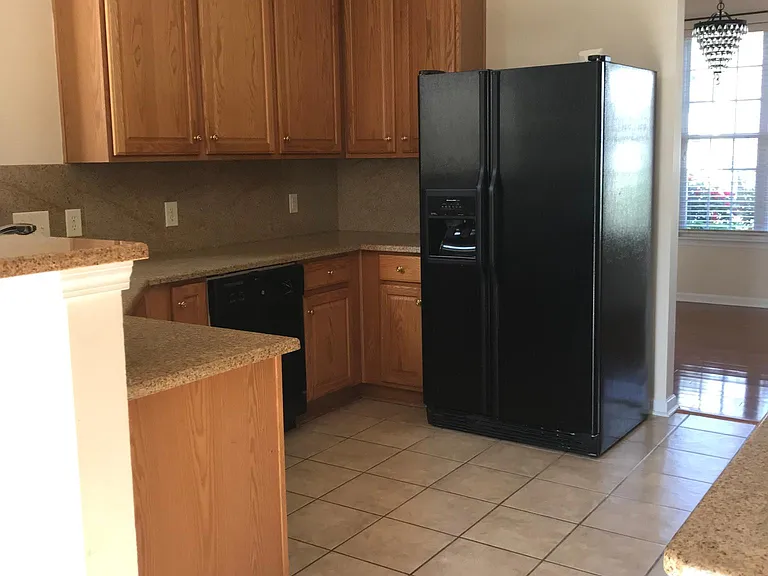 17515 Westmill Ln — Photo 15
